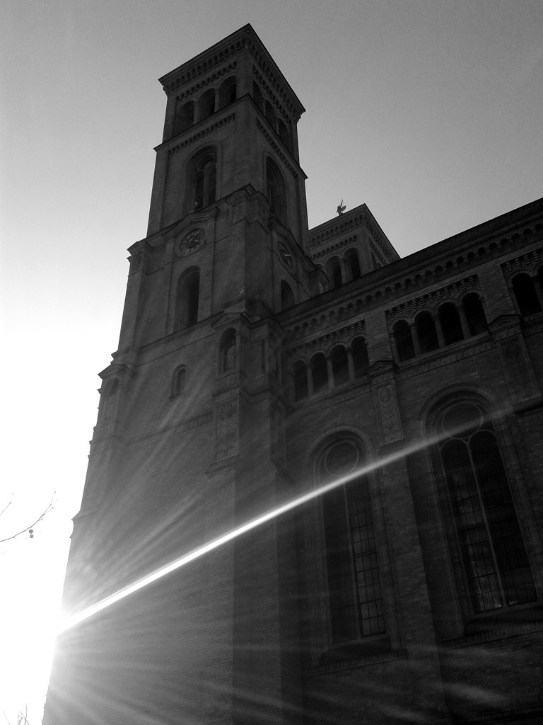 Sunset meeting the church. Photo: Sanjin Đumišić.