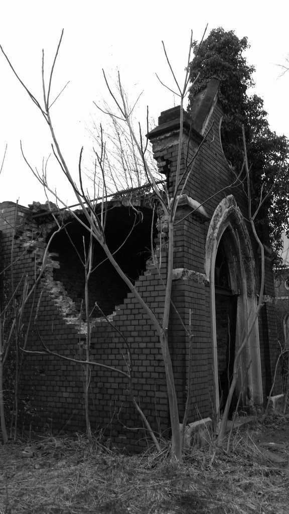 Destroyed shrine. Photo: Sanjin Đumišić.