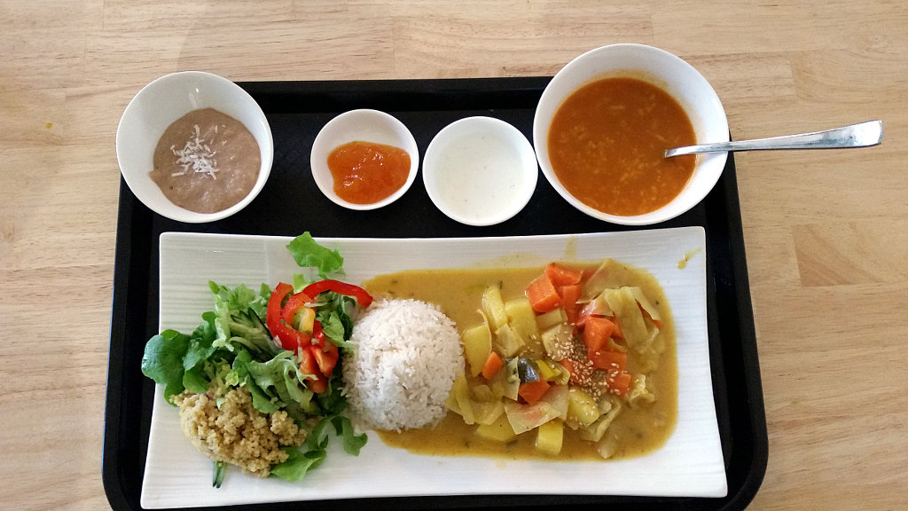 Vegan food at Cosmoveda in Berlin. Photo: Sanjin Đumišić.