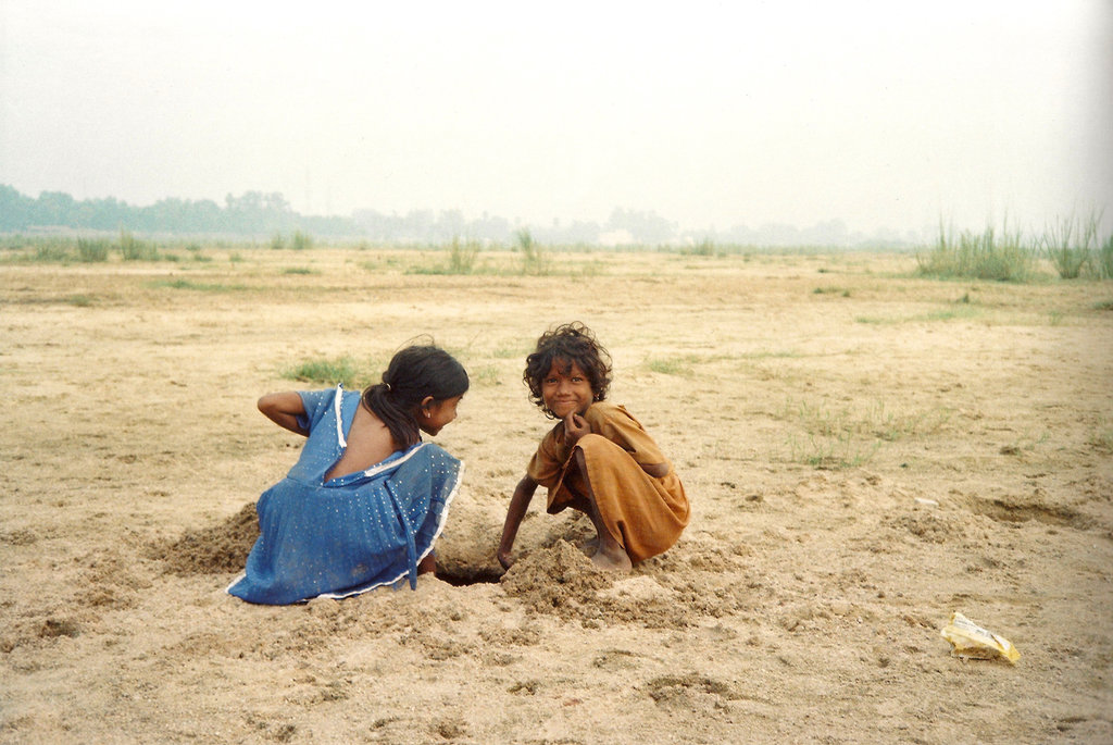 Children play in Bihar India. Photo: Sanjin Đumišić.