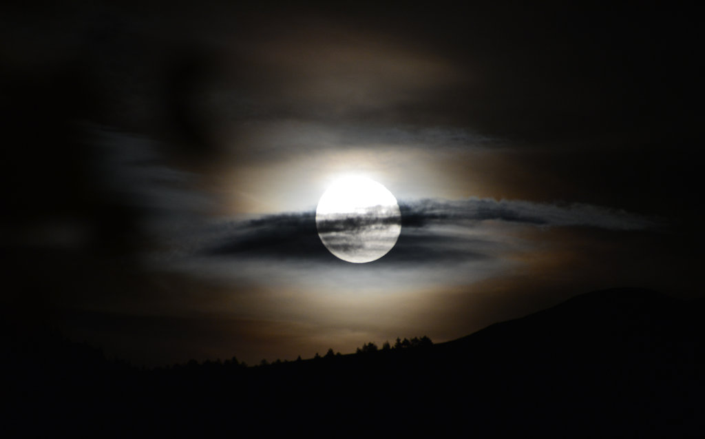 Full moon over Mostar. Photo: Sanjin Đumišić.