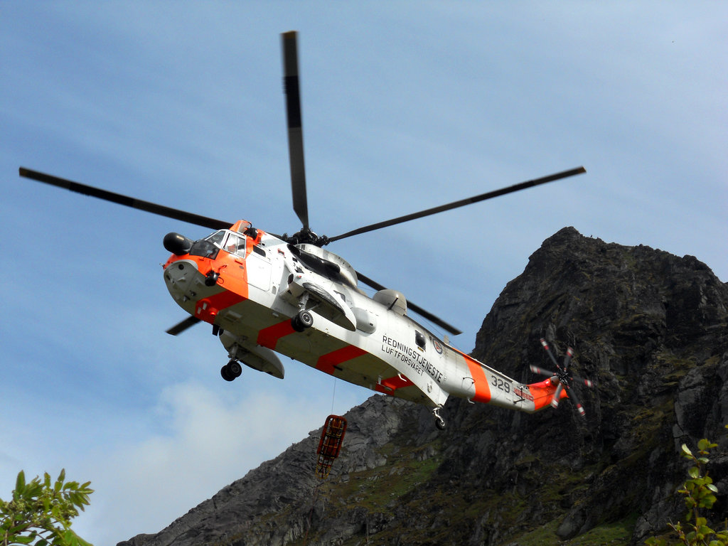 Helicopter rescue in Lofoten. Photo: Sanjin Đumišić.