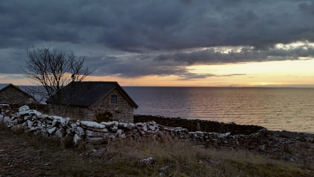 Stone house in Öland at sunset. Photo: Sanjin Đumišić.