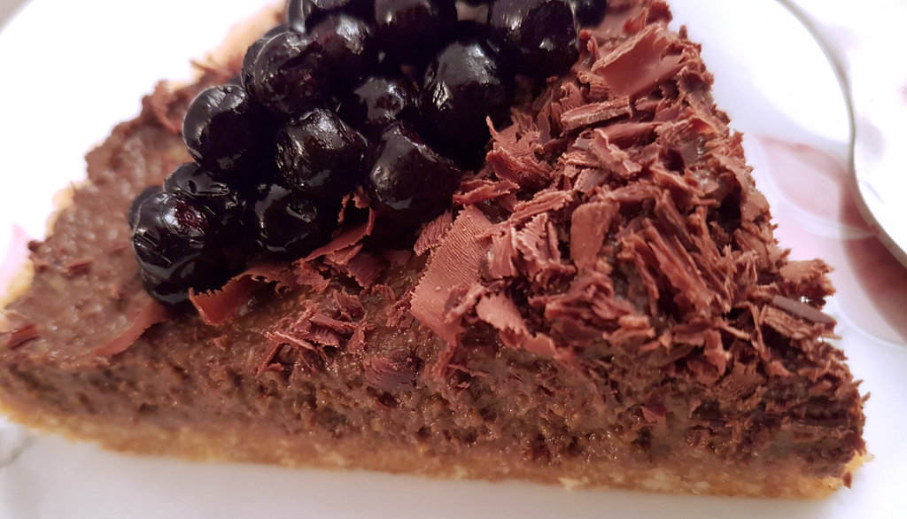 Raw vegan chocolate cake. Photo: Sanjin Đumišić.