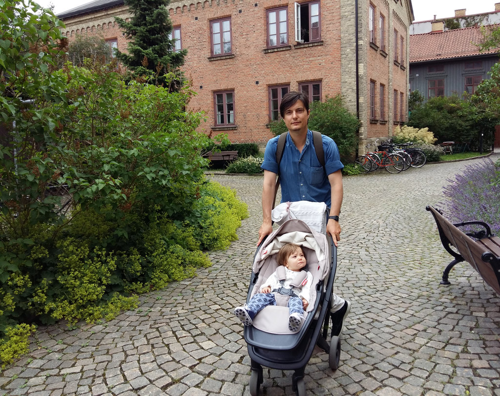 Florens and Sanjin in Haga Nygata Göteborg. Photo: Lisa Sinclair.