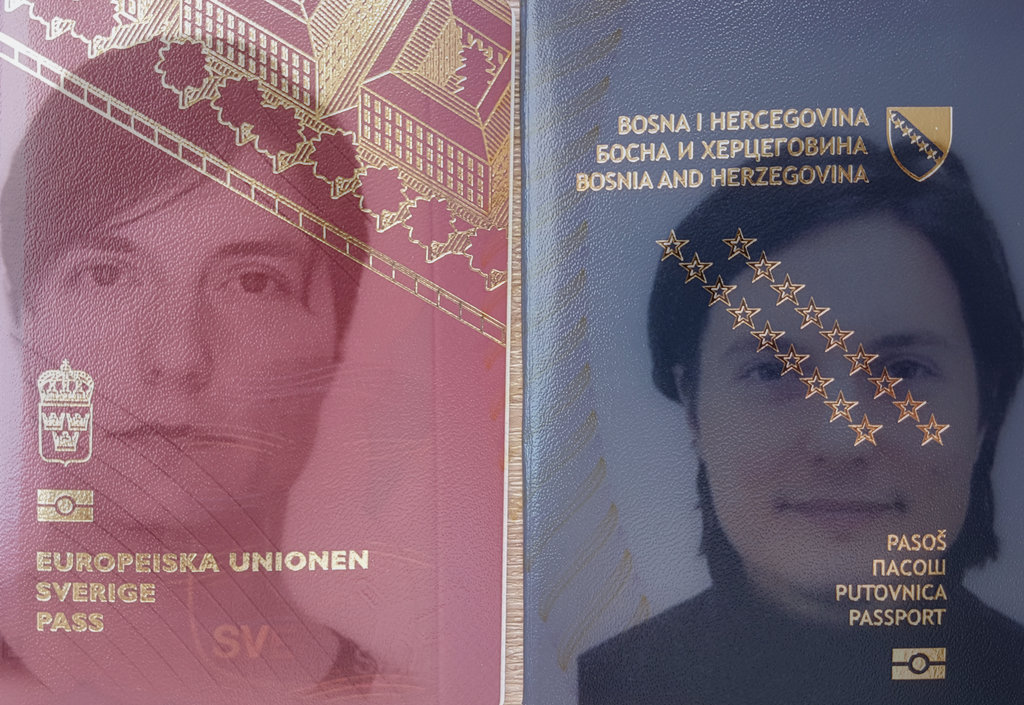 Swedish and Bosnian passport. Dual nationality. Photo: Sanjin Đumišić.