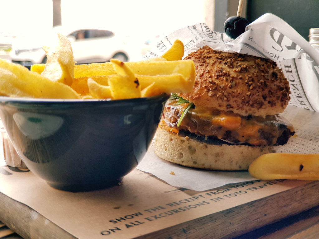 Veggie burger at Toto's in Split. Photo: Sanjin Đumišić.