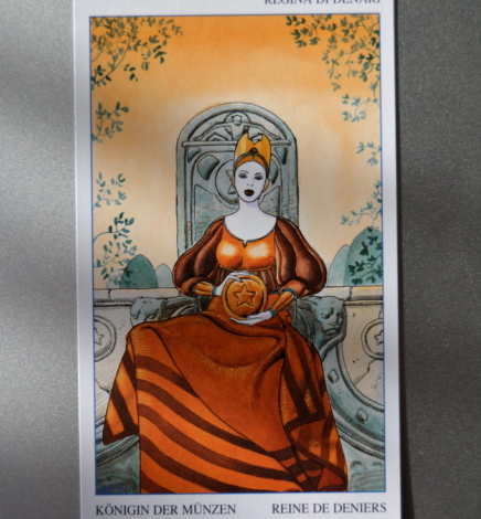 Tarot Card – Queen of Pentacles