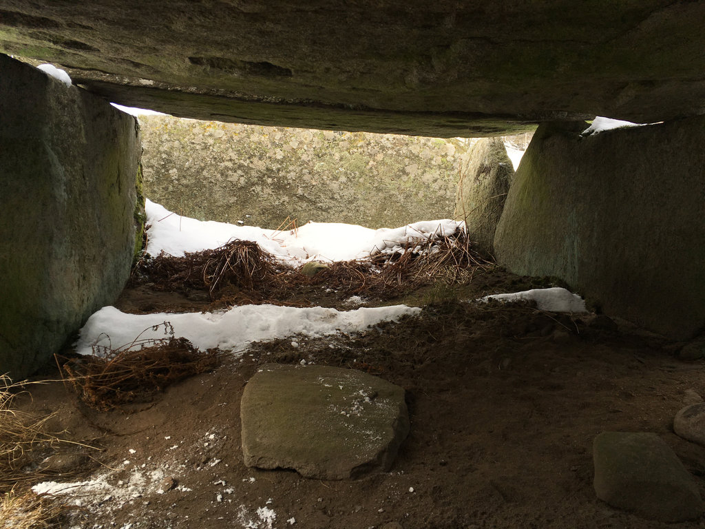 Ancient Chamber, Hällkistan Dvärgahuset. Photo: Sanjin Đumišić.