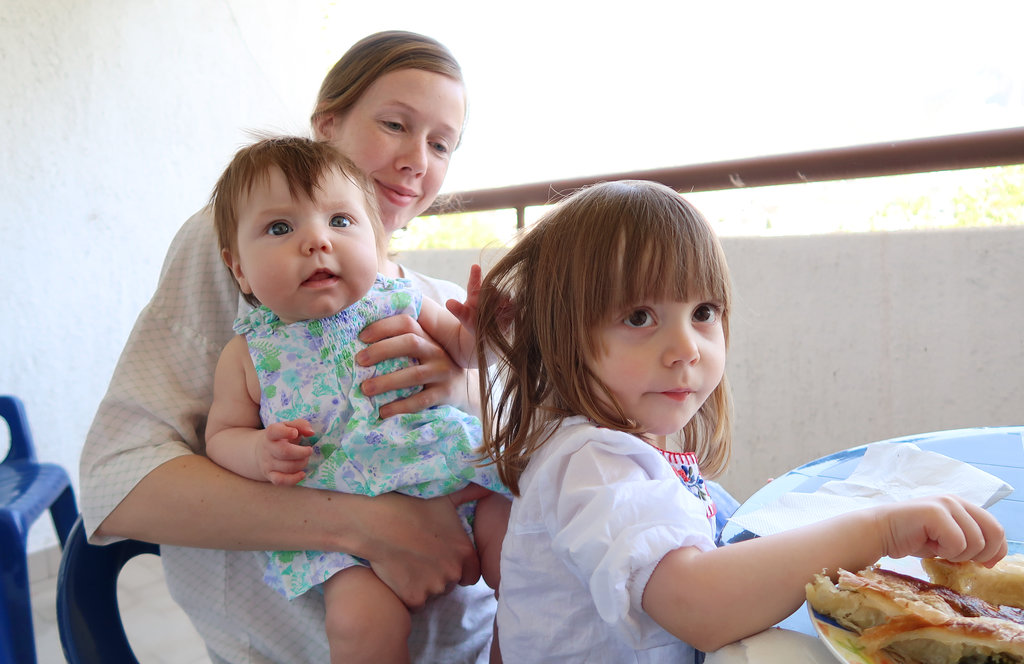 Aurelia, Lisa, Florens, Mostar balcony. Photo: Sanjin Đumišić.